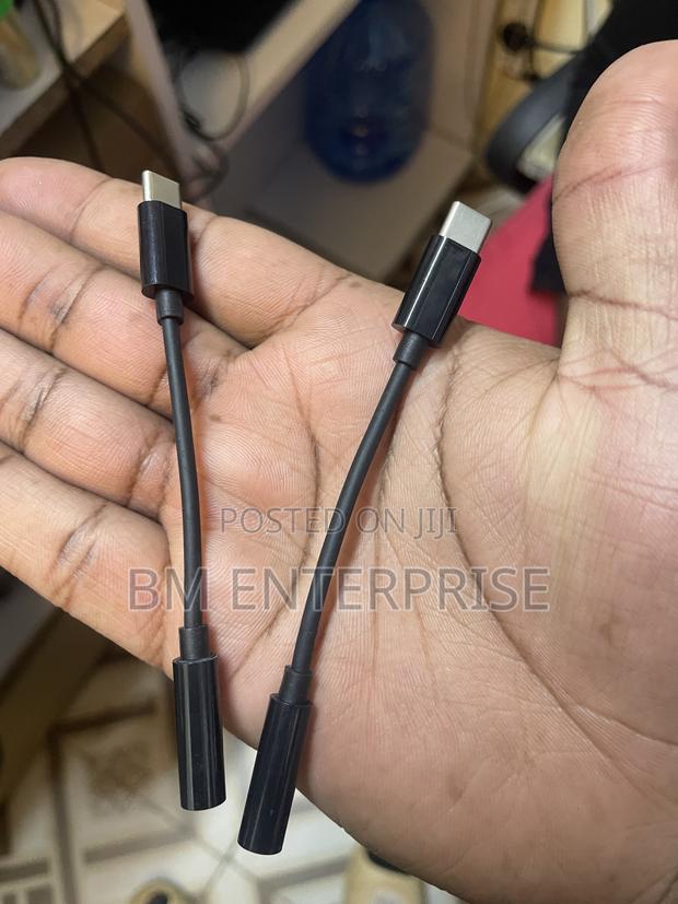Universal Type C to 3.5mm Adaptor - thumbnail 2