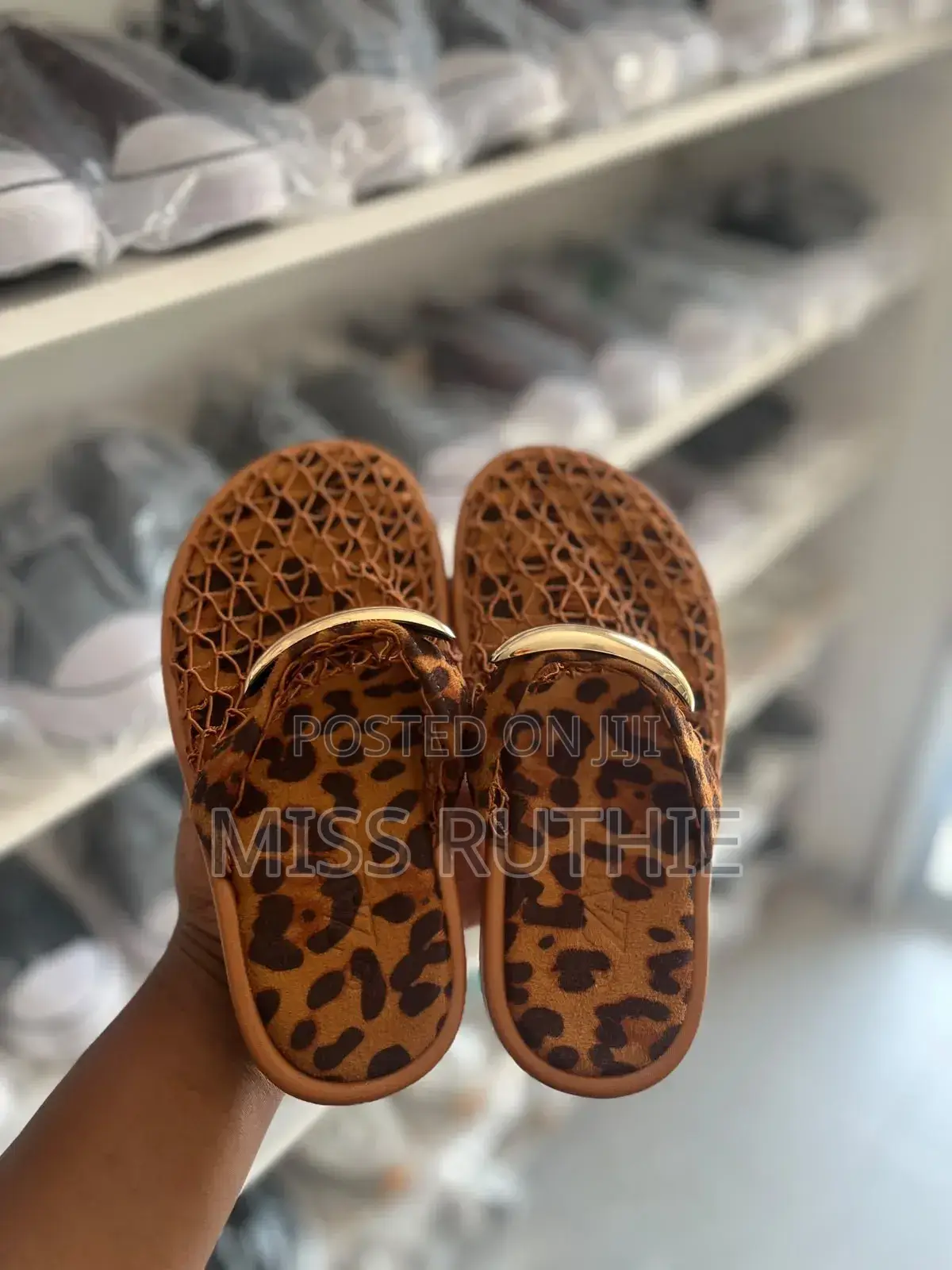 Golden Claws Leopard Mesh Slide