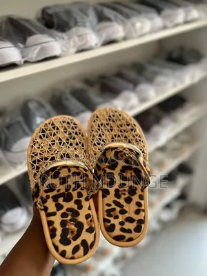 Golden Claws Leopard Mesh Slide