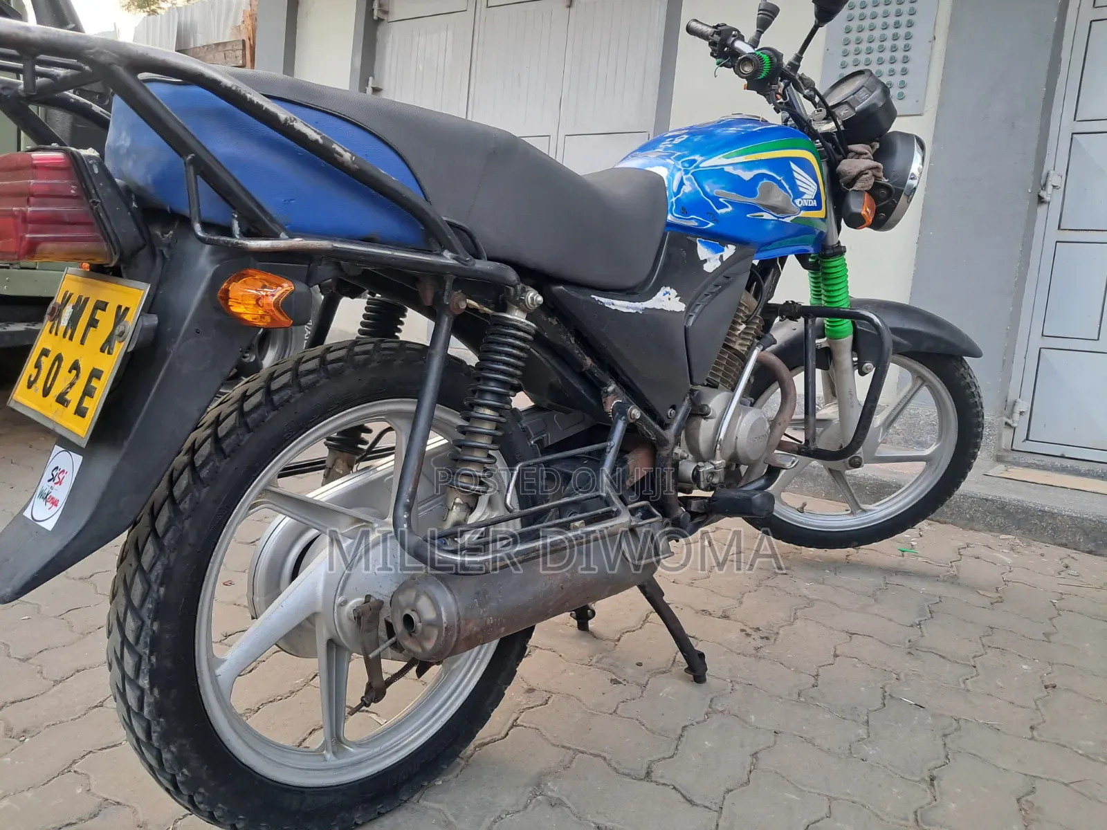 Honda CB 2024 Blue