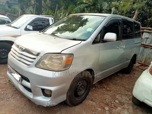 Toyota Noah 2003 Silver