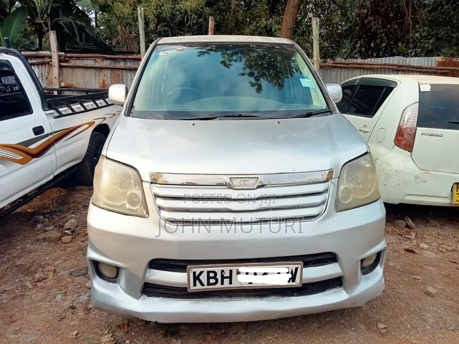 Toyota Noah 2003 Silver