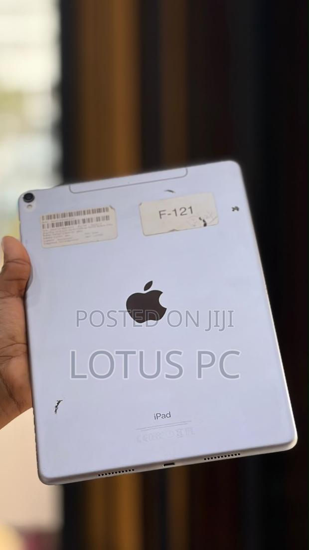 Apple iPad Pro 10.5 (2017) 64 GB Silver - thumbnail 2
