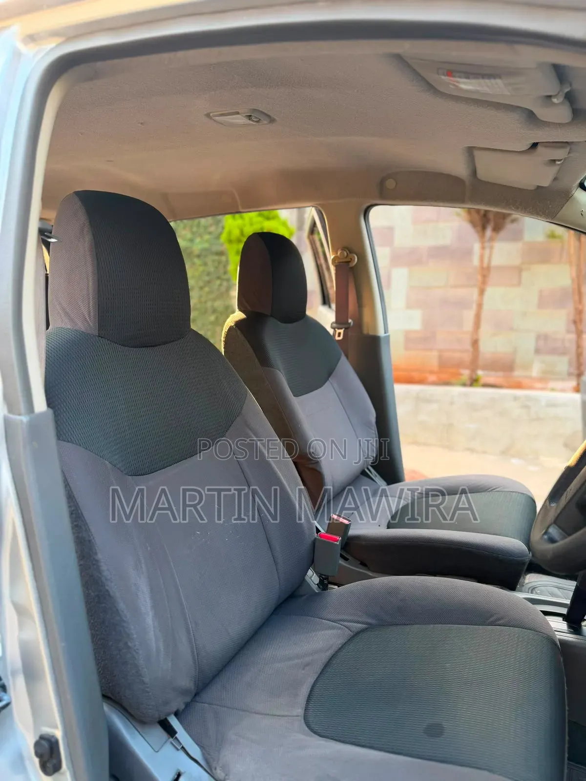 Nissan Advan 2010 Silver