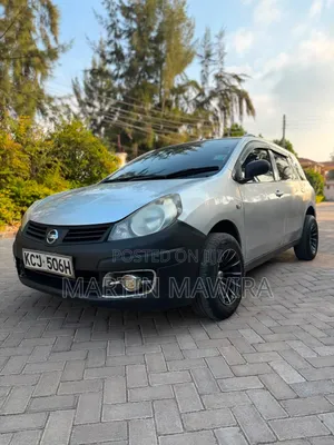 Nissan Advan 2010 Silver