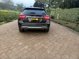 Mercedes-Benz GLA-Class 2015