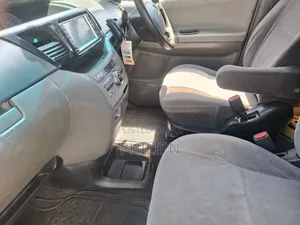 Toyota Voxy 2006 Silver