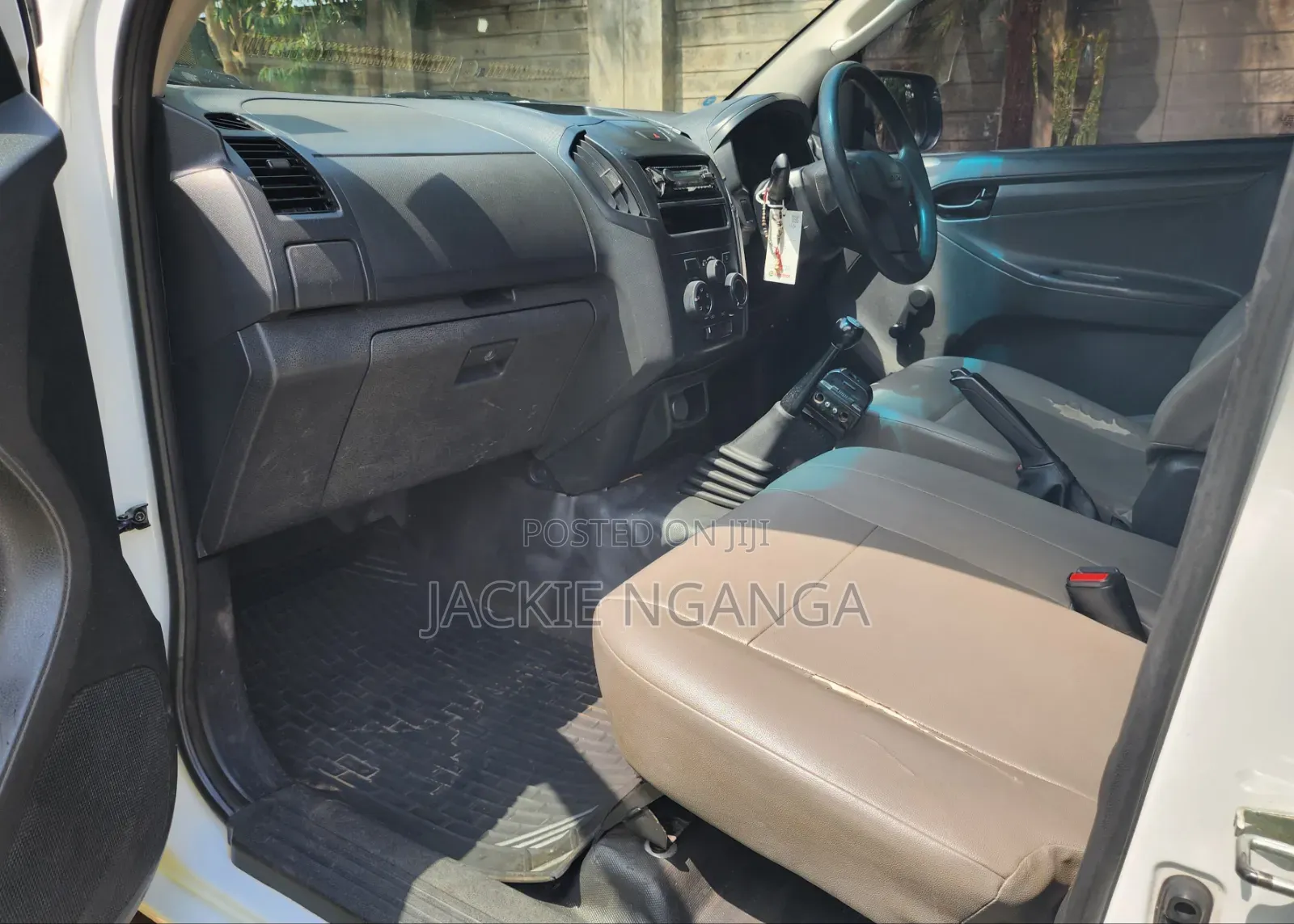 Isuzu D-MAX 2015 White