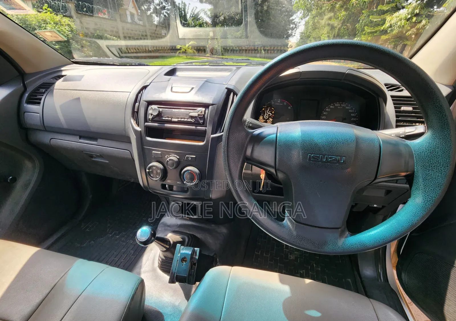 Isuzu D-MAX 2015 White
