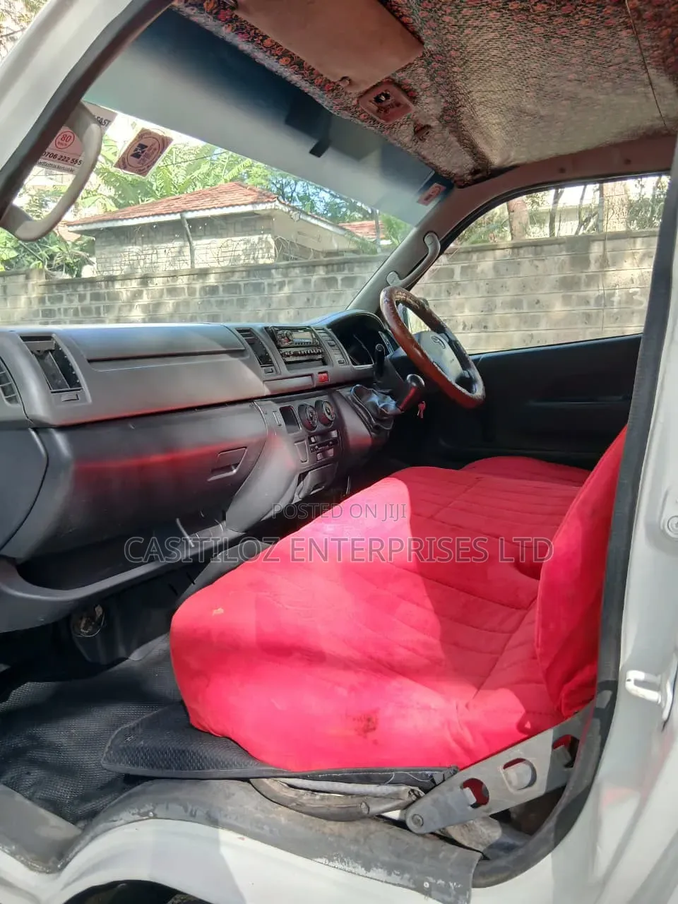 Toyota HiAce 2012 Yellow