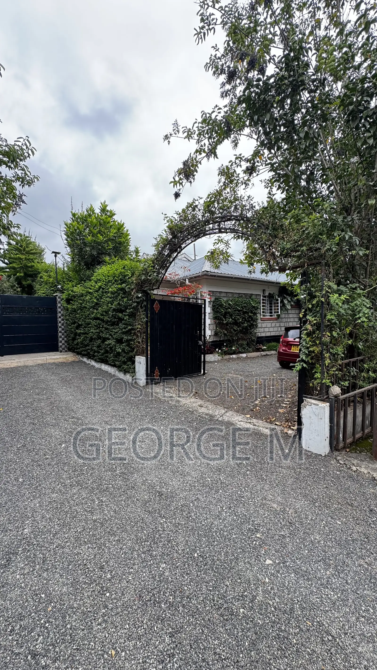 4bdrm Bungalow in Taifa Court, Nkoroi for sale
