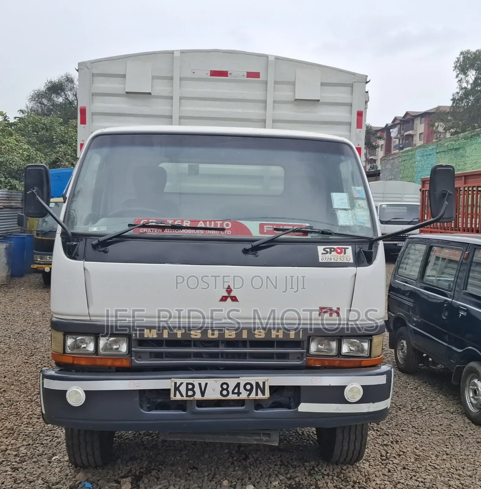 Mmitsubishi Canter Fh215 2012 Local