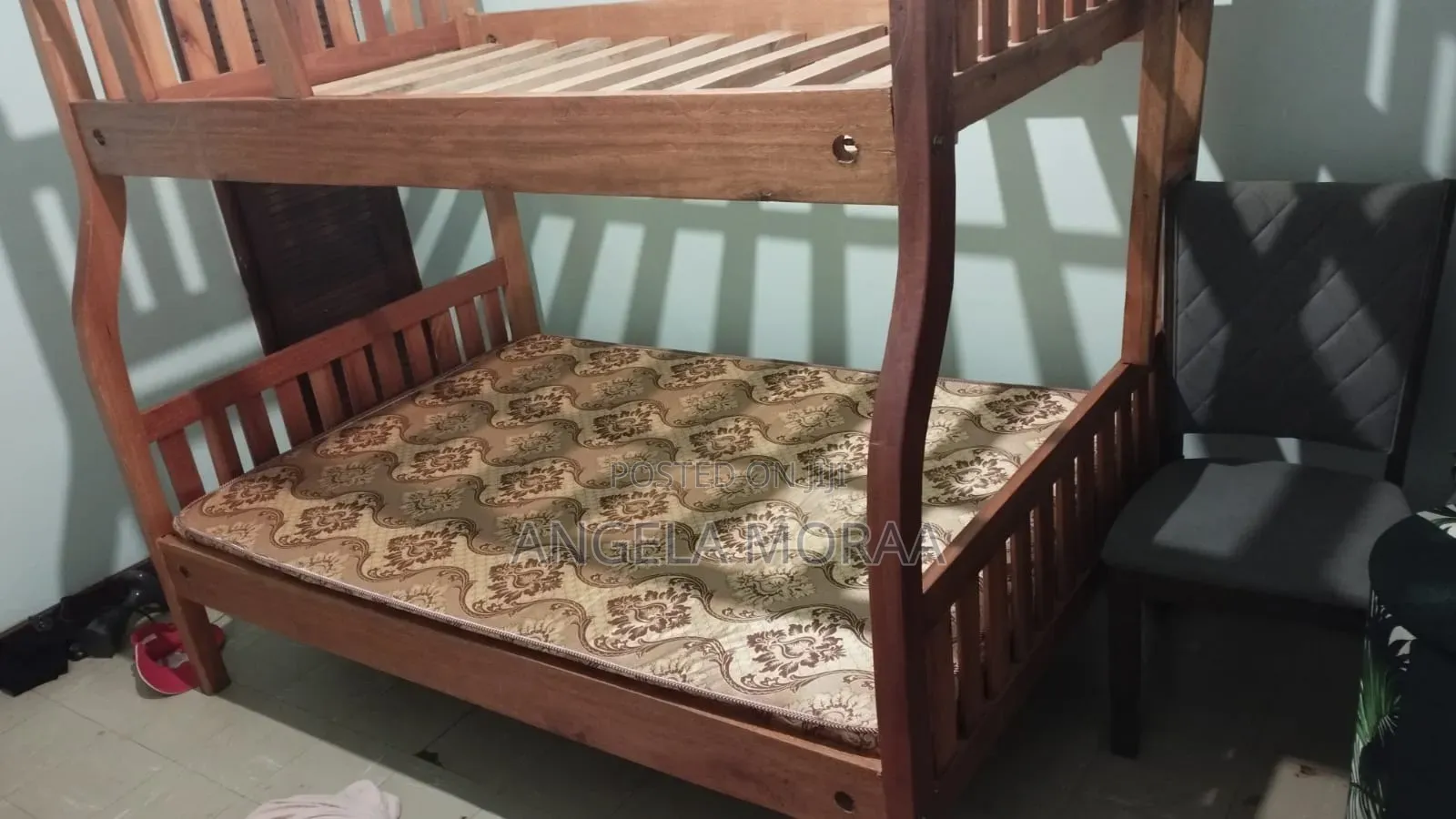 1 Bed and 2 Mattresses