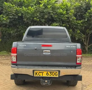 Toyota Hilux 2013 Gray