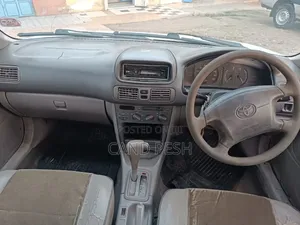 Toyota Corolla 2001 White