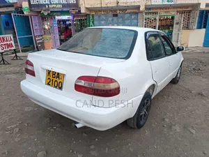 Toyota Corolla 2001 White