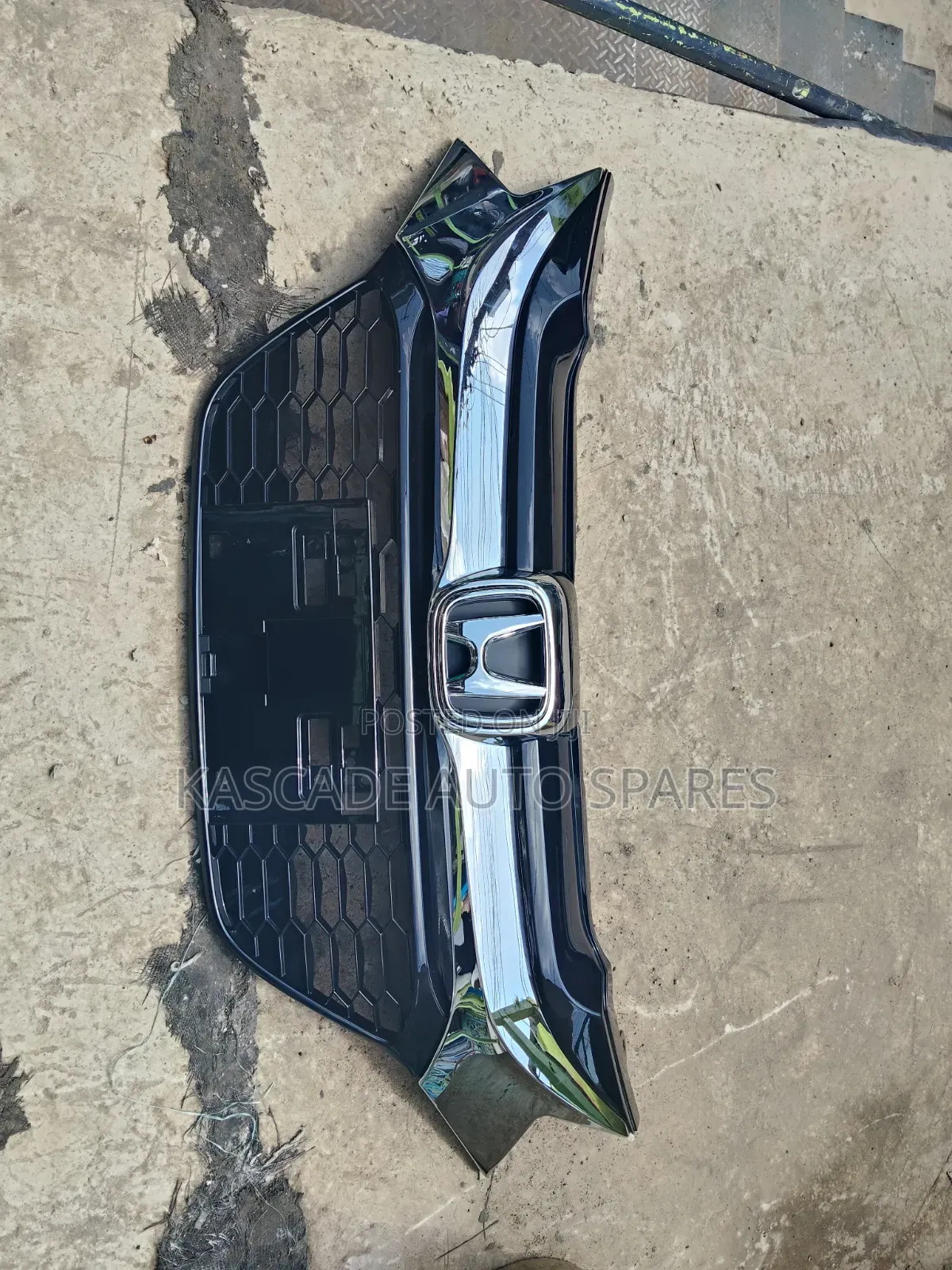 Honda Vezel 2014 -2017 Front Grill