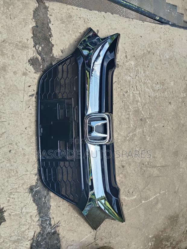 Honda Vezel 2014 -2017 Front Grill
