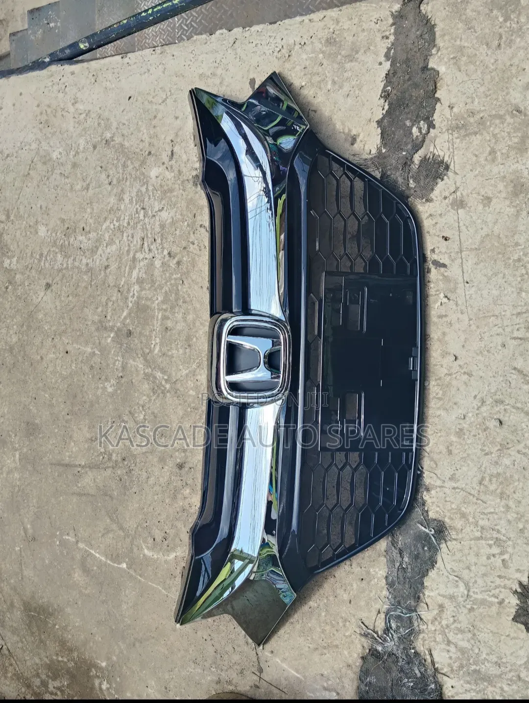Honda Vezel 2014 -2017 Front Grill