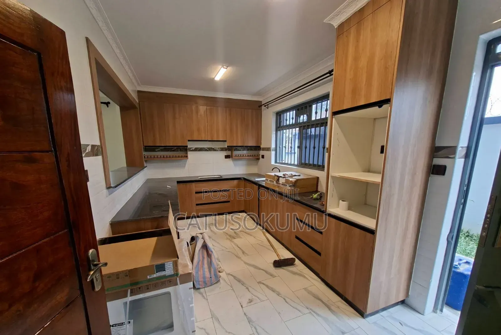 5bdrm Maisonette in Syokimau, Gateway Mall Area for rent