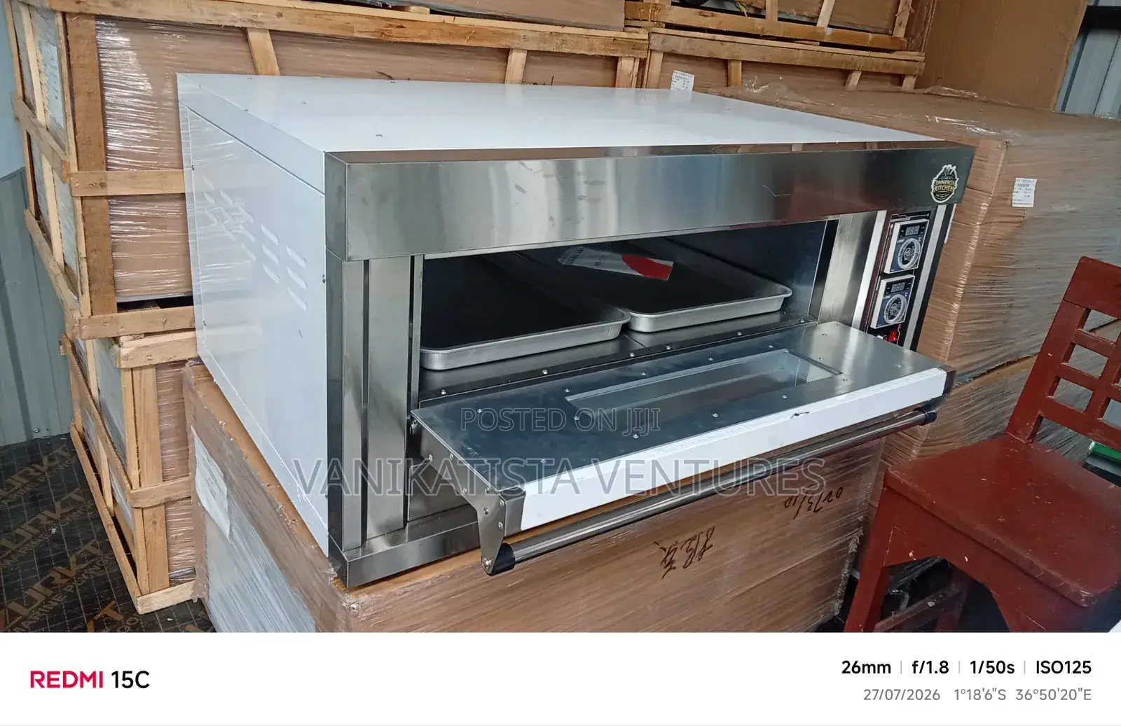 Single Decker Oven, With Two Trays.
