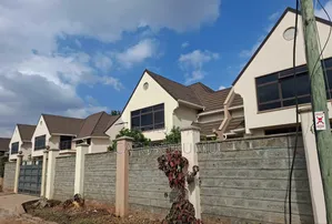6bdrm Maisonette in Syokimau, Gateway Mall Area for rent