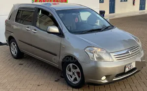 Toyota Raum 2006 Silver