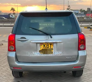 Toyota Raum 2006 Silver