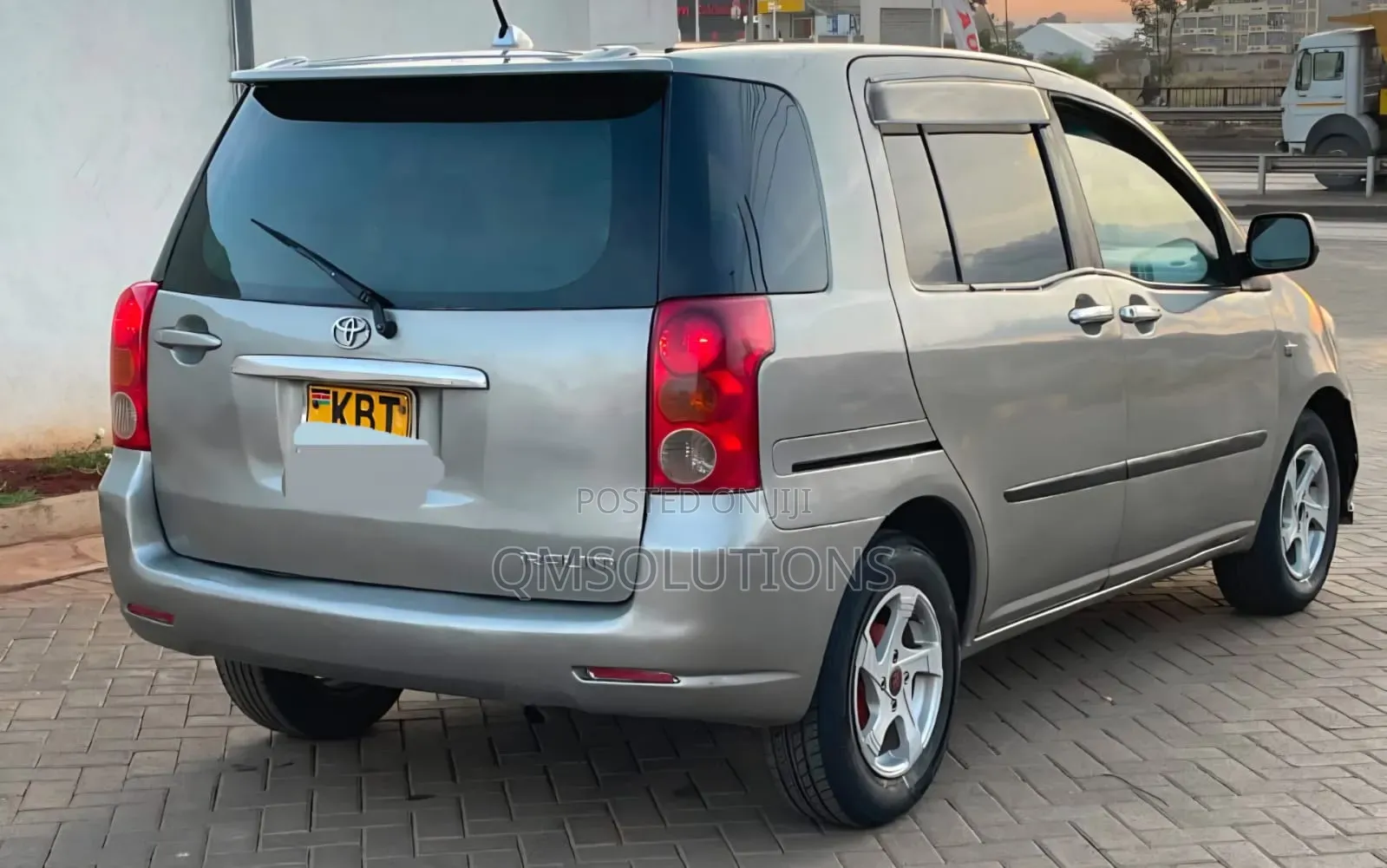 Toyota Raum 2006 Silver