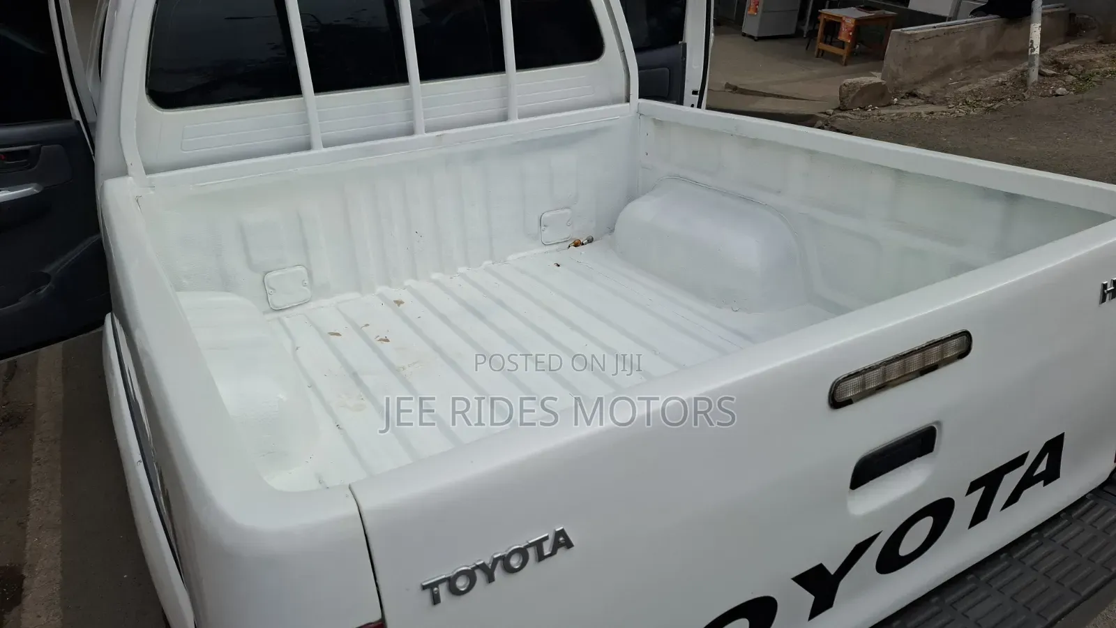 Toyota Hilux 2014 White