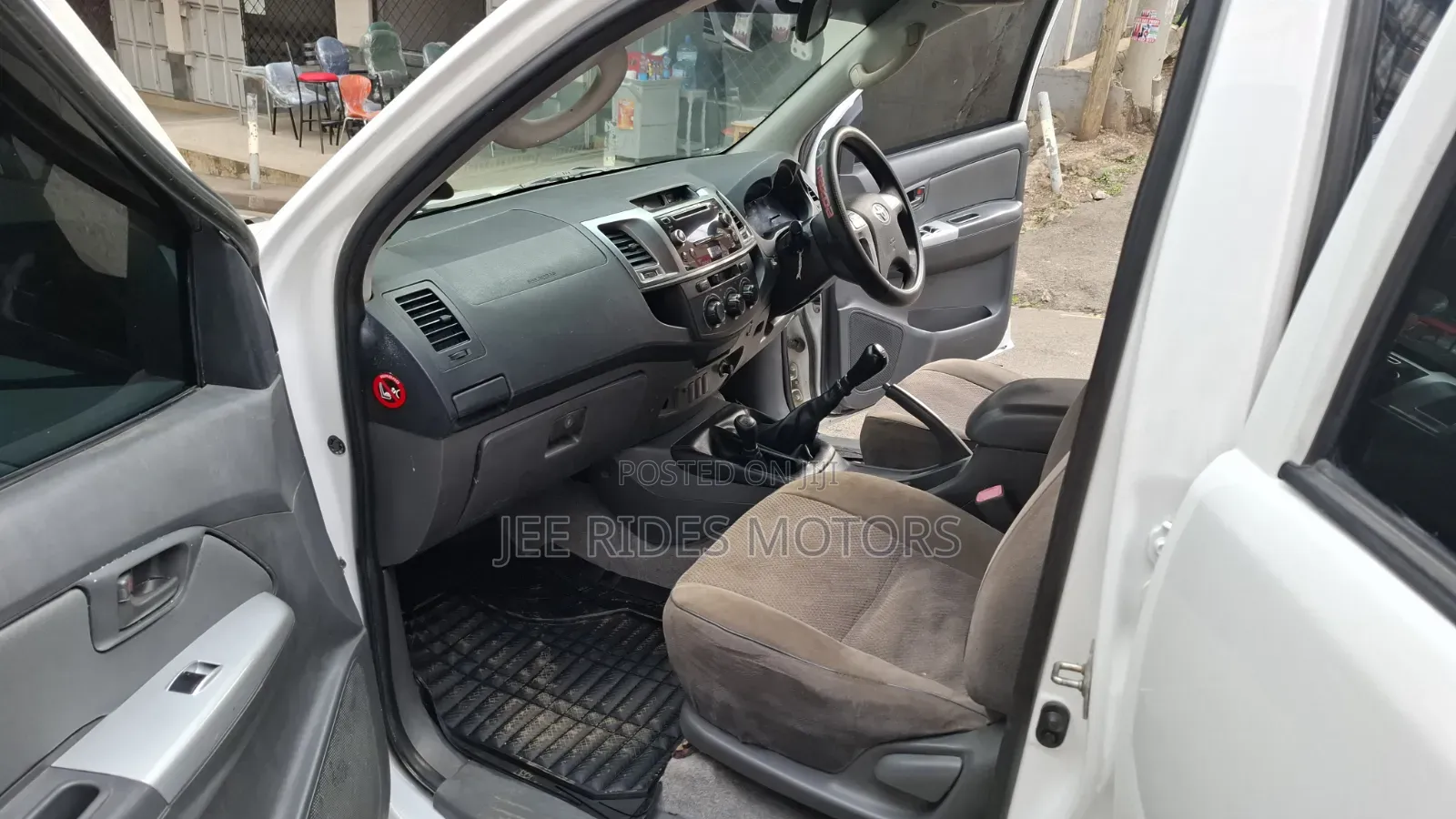 Toyota Hilux 2014 White