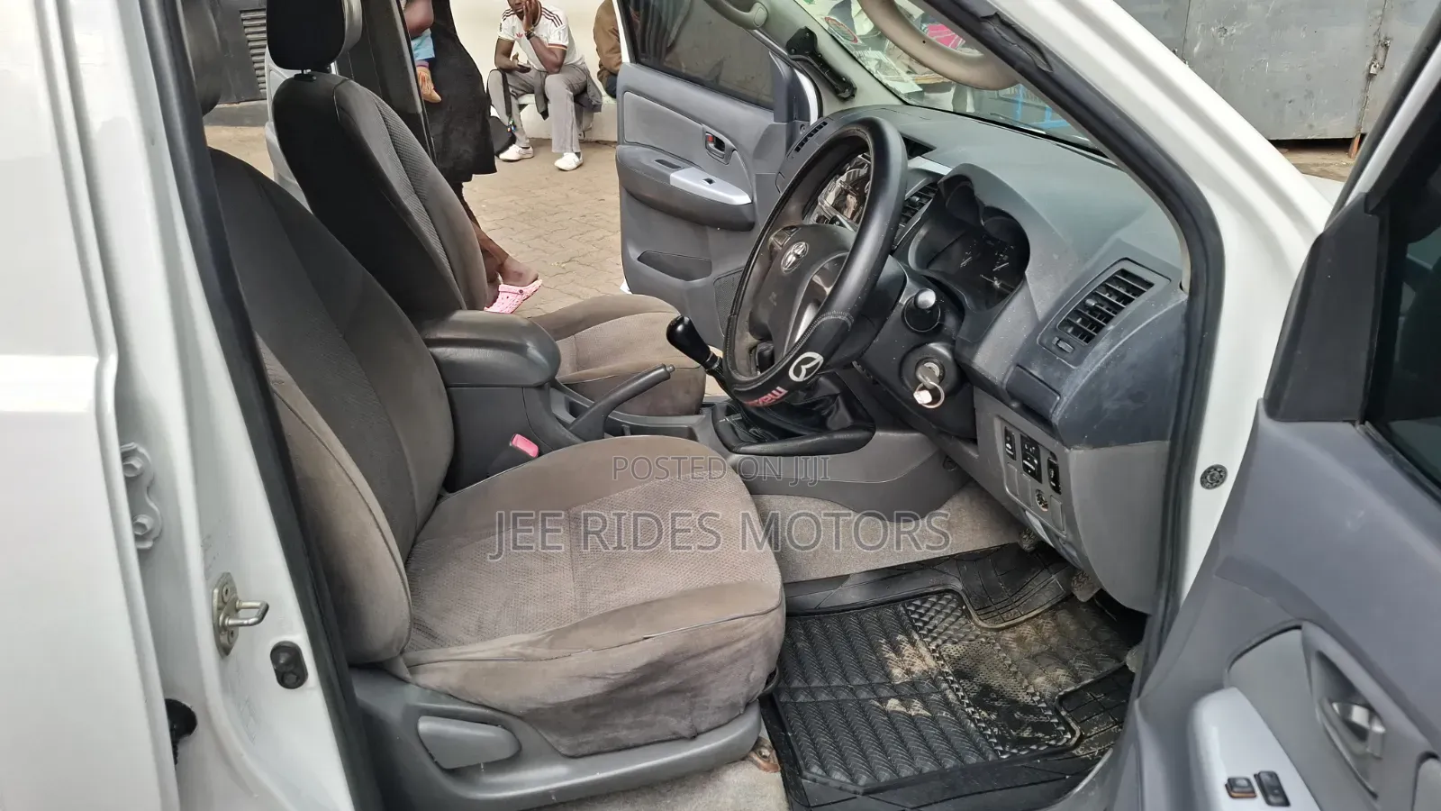 Toyota Hilux 2014 White