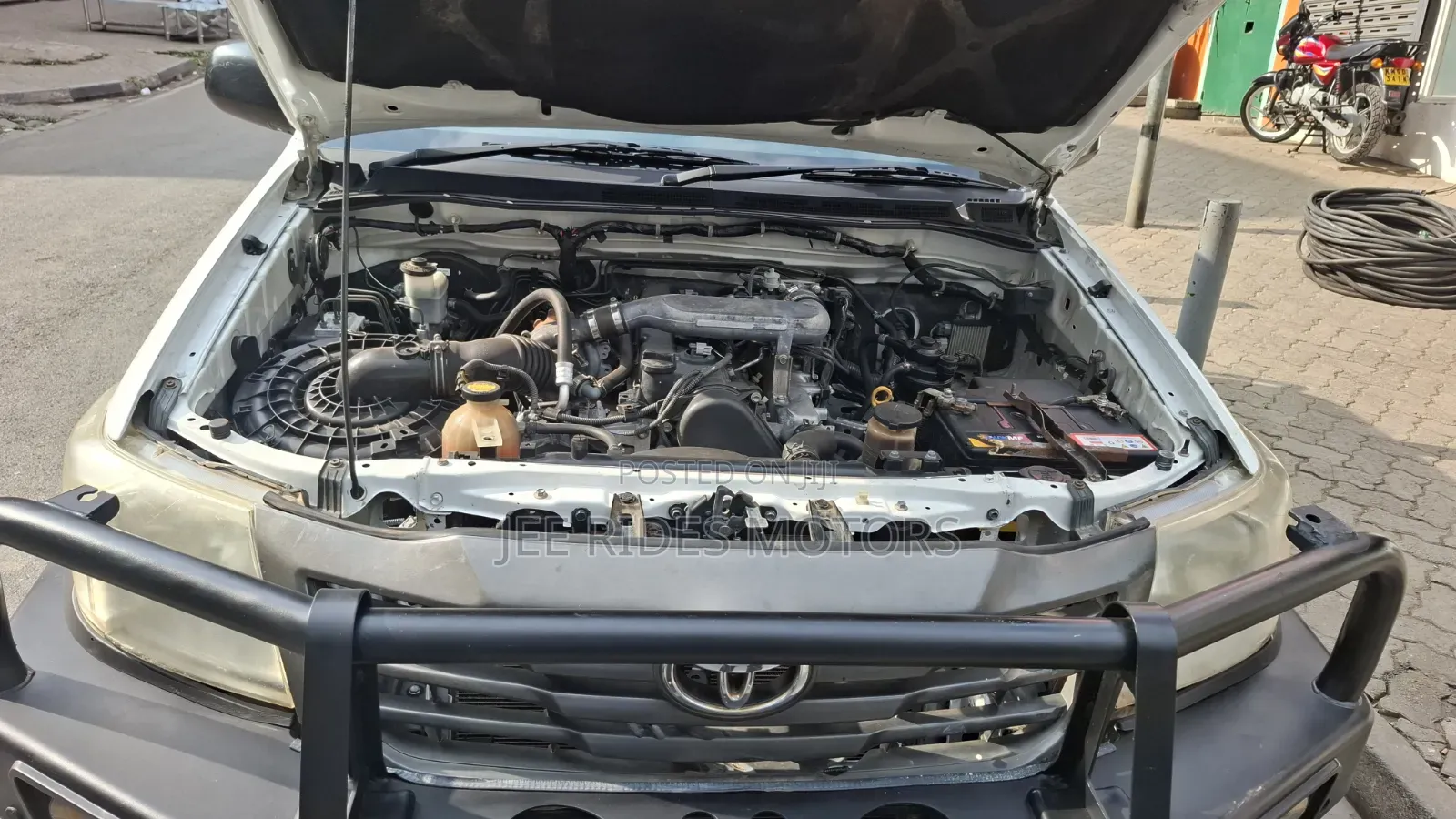 Toyota Hilux 2014 White