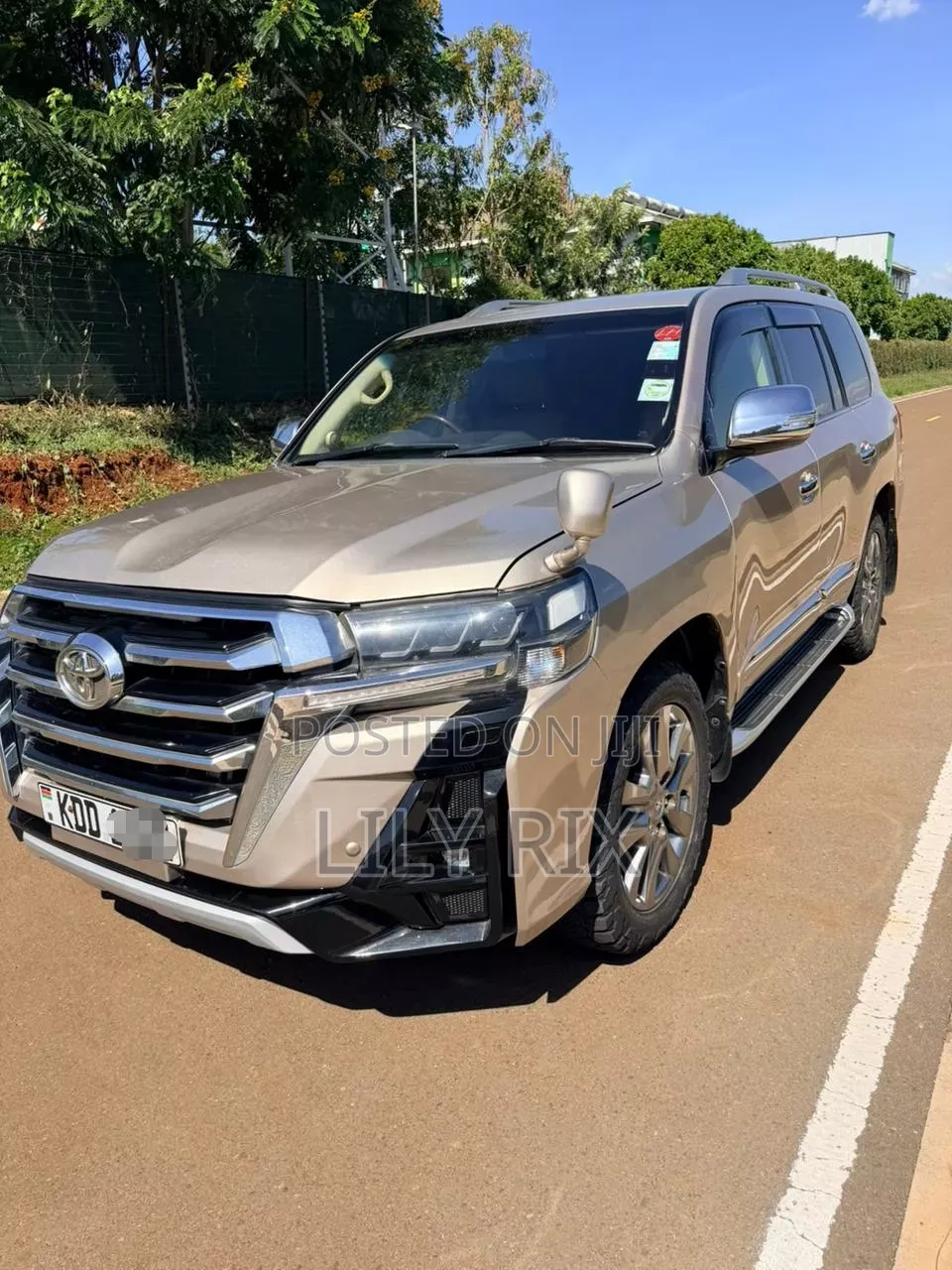 Toyota Quantum 2015 Gold