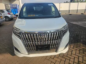 Toyota Esquire 2018 White