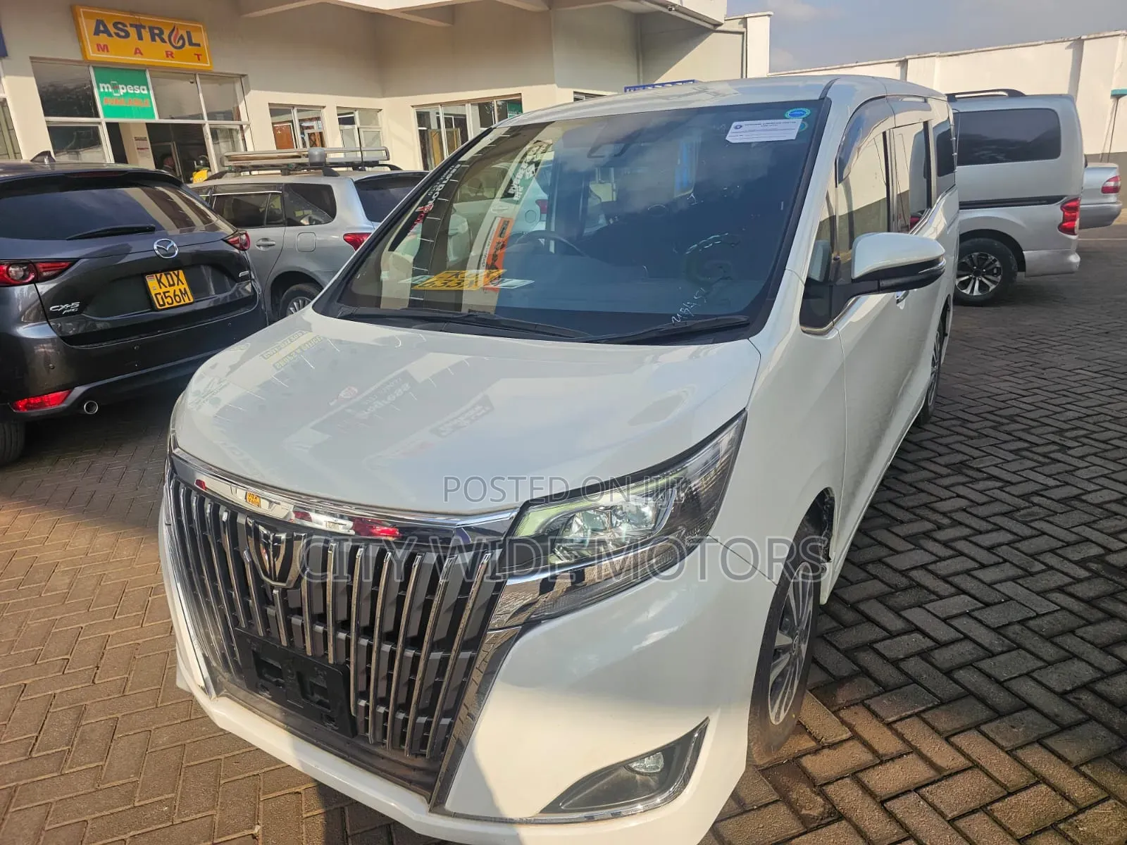 Toyota Esquire 2018 White