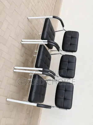 Modern Black Visitors Office Chair With Armrest
