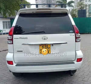 Toyota Land Cruiser Prado 2004 White