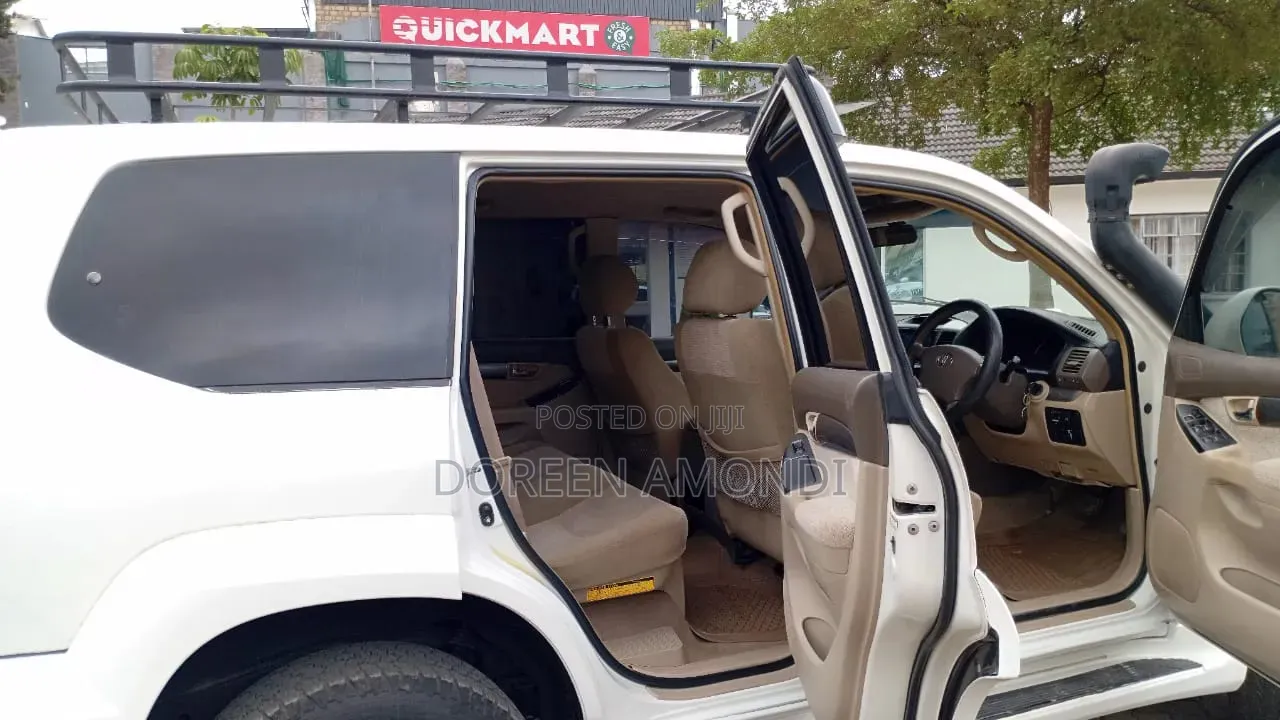 Toyota Land Cruiser Prado 2004 White