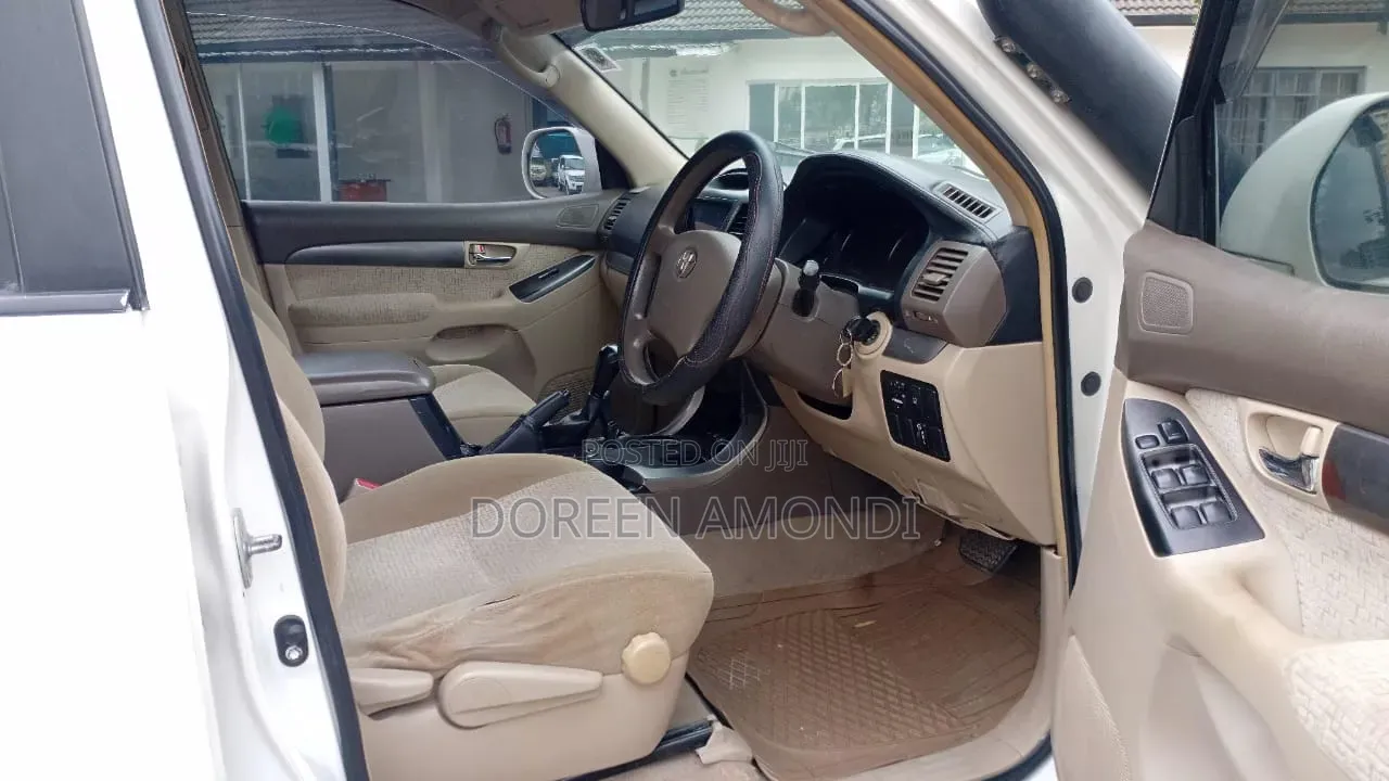 Toyota Land Cruiser Prado 2004 White