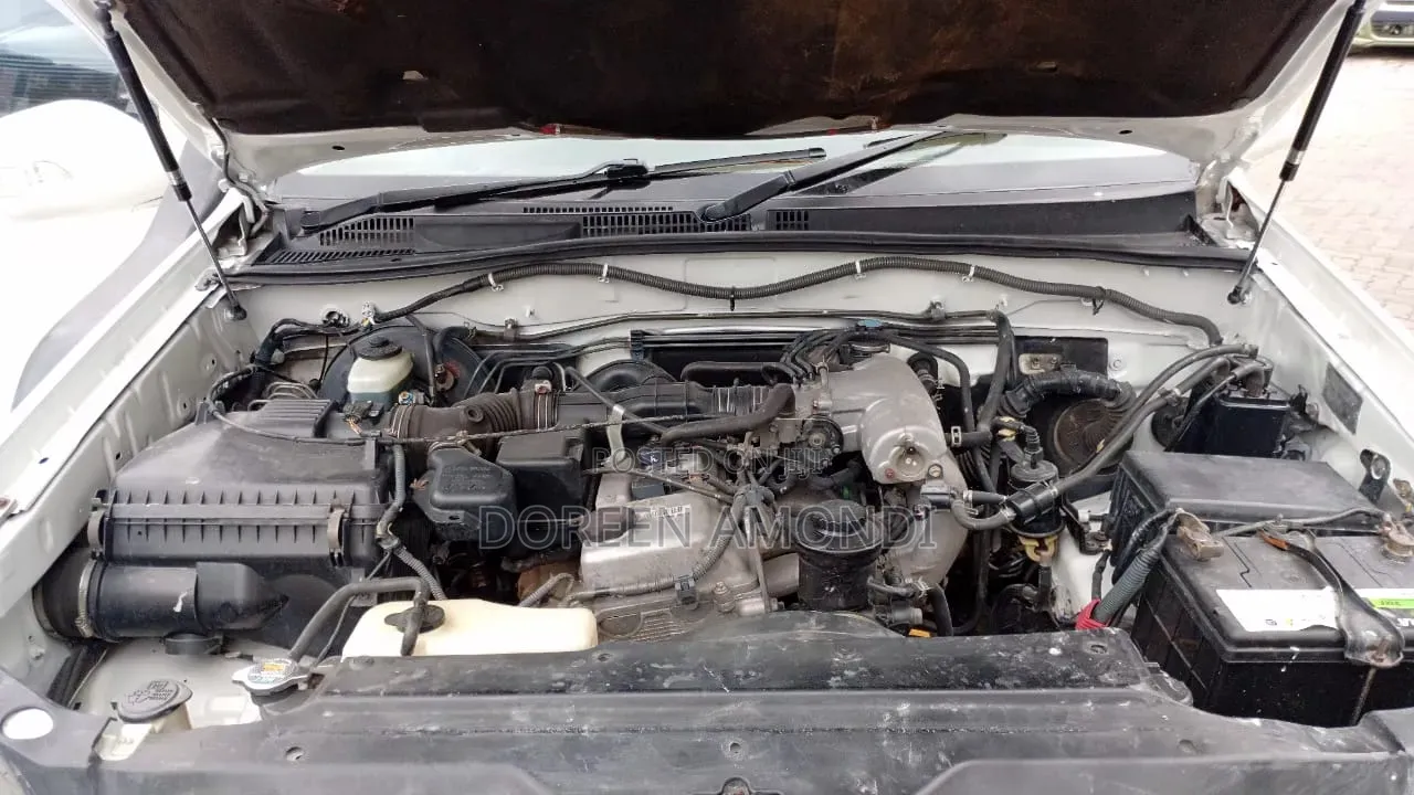 Toyota Land Cruiser Prado 2004 White