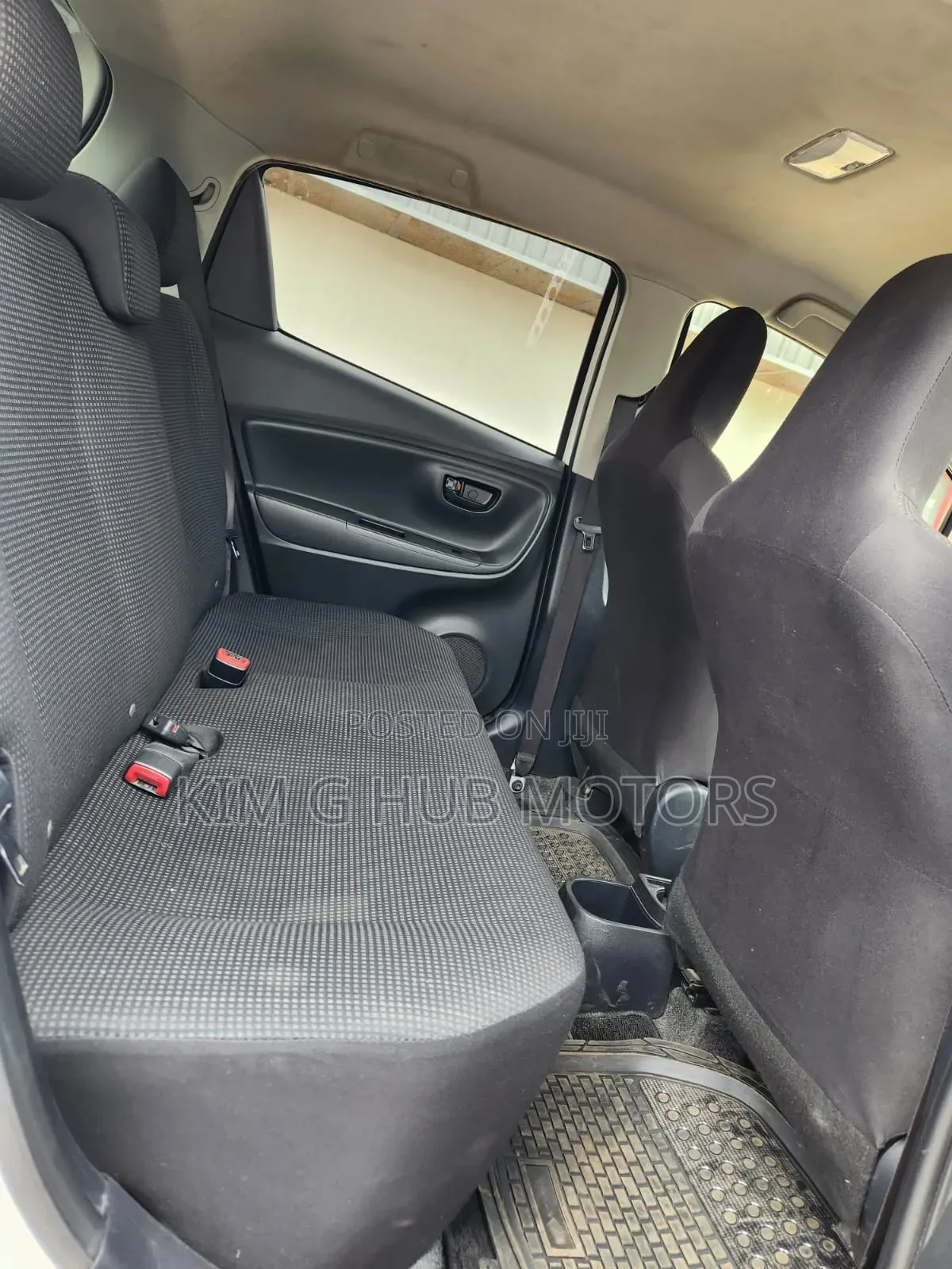 Toyota Vitz 2018 Pearl