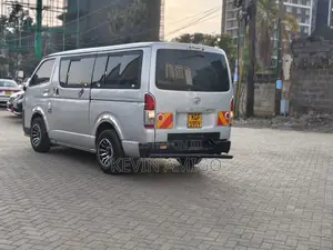 Toyota HiAce 2009 Silver