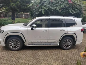 Toyota Land Cruiser 2023 White