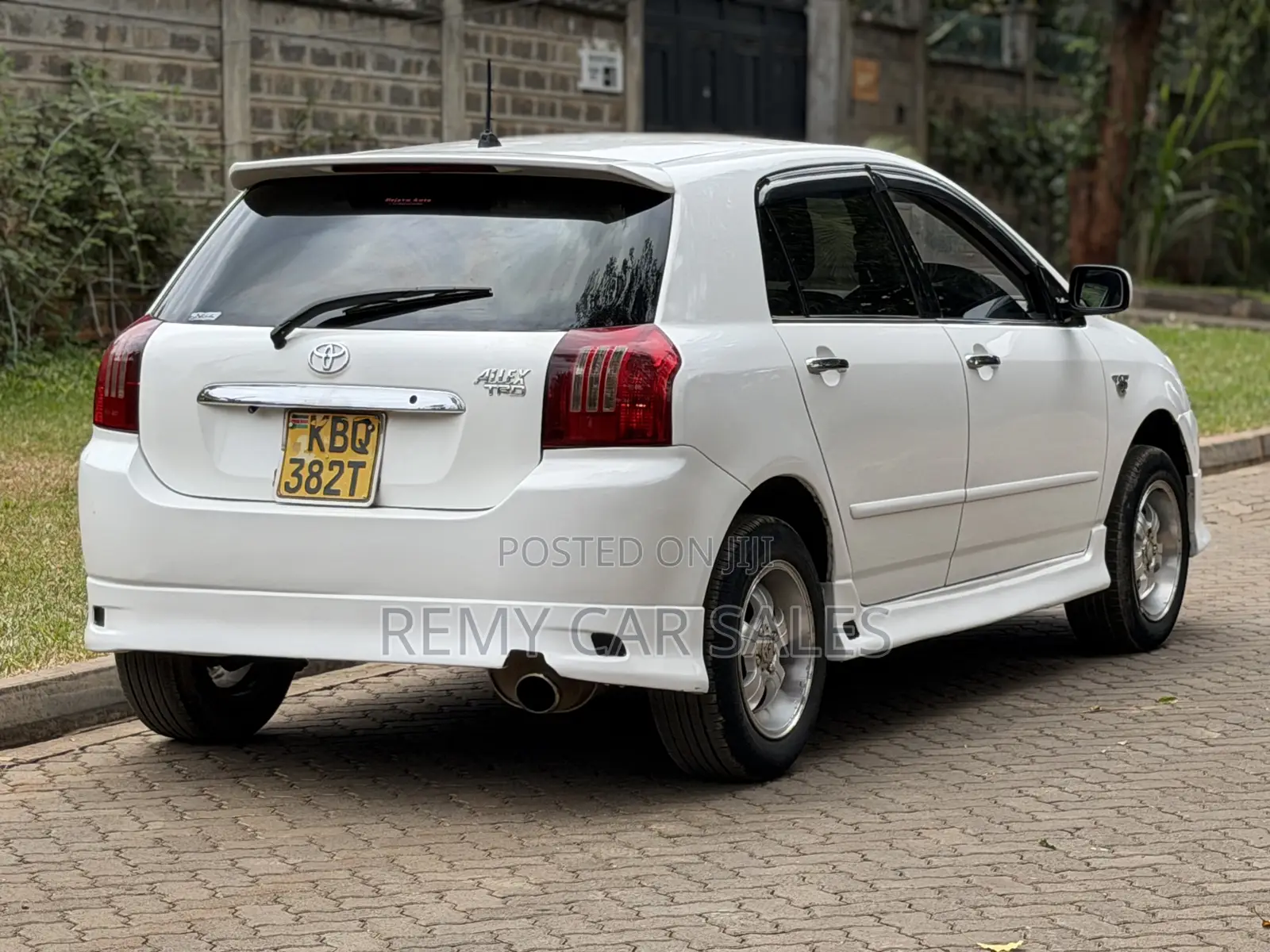 Toyota Corolla RunX 2004 White