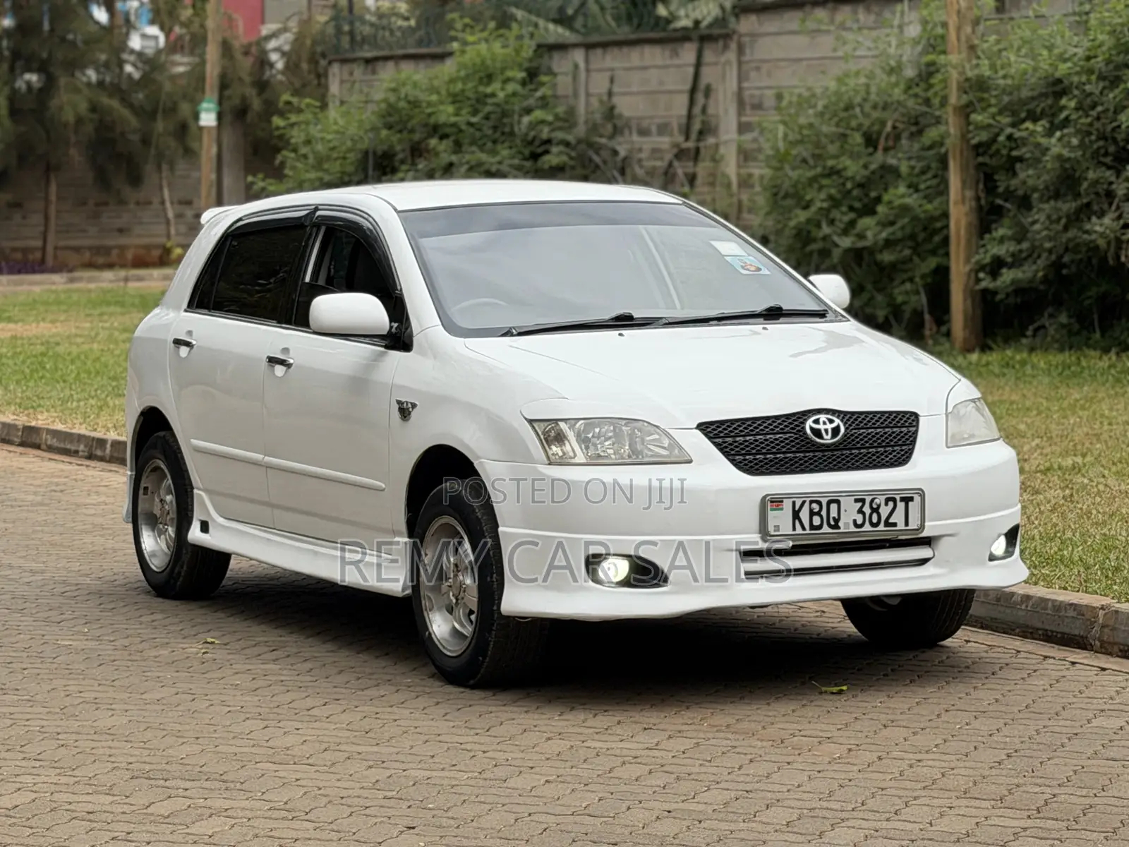 Toyota Corolla RunX 2004 White