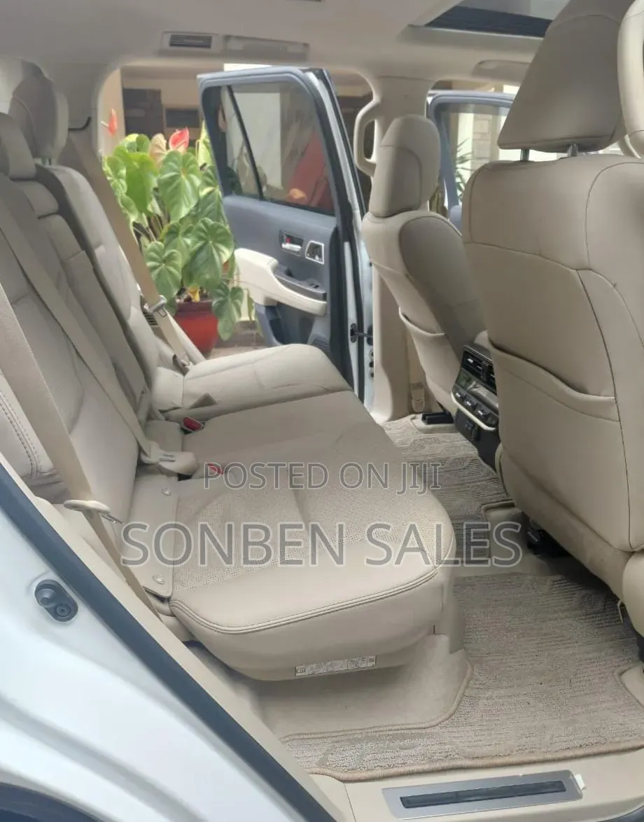 Toyota Land Cruiser 2023 White