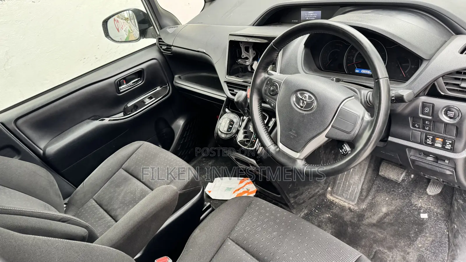 Toyota Voxy 2020 Silver