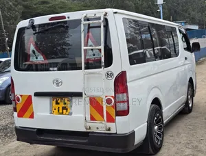 Toyota HiAce 2015 White
