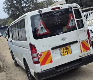 Toyota HiAce 2015 White